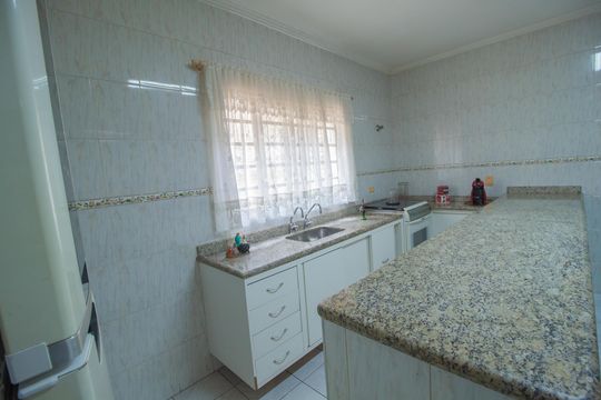 Casa à venda com 3 quartos, 260m² em Vila Canero, São Paulo