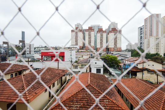 Vista Quarto 1  de apartamento para alugar com 2 quartos, 46m² em Jardim Flor da Montanha, Guarulhos