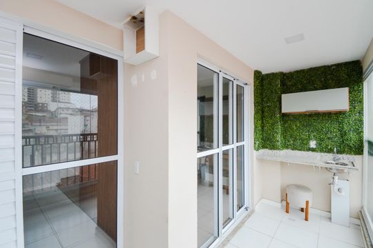 Varanda  de apartamento para alugar com 2 quartos, 46m² em Jardim Flor da Montanha, Guarulhos