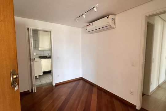 Sala de apartamento para alugar com 3 quartos, 95m² em Cidade Monções, São Paulo