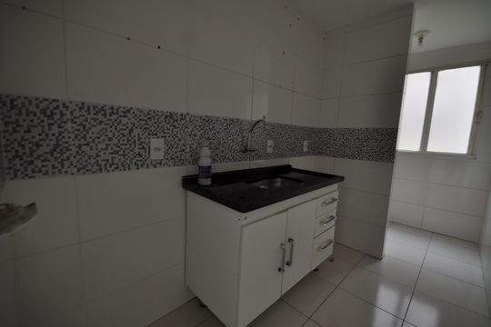 Cozinha de apartamento para alugar com 2 quartos, 47m² em Jardim Francisco Mendes, São Paulo