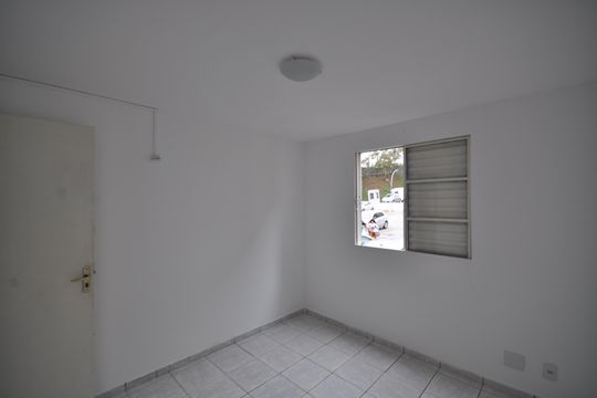 Quarto 2 de apartamento para alugar com 2 quartos, 47m² em Jardim Francisco Mendes, São Paulo