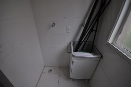 Área de Serviço de apartamento para alugar com 2 quartos, 47m² em Jardim Francisco Mendes, São Paulo