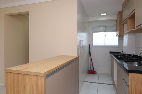 Cozinha de apartamento para alugar com 2 quartos, 41m² em Jardim Helian, São Paulo