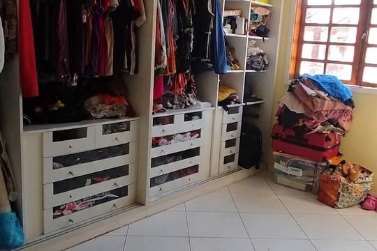 Quarto 3 de casa à venda com 3 quartos, 200m² em Santa Barbara, Niterói