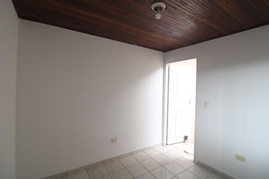 Casa para alugar com 2 quartos, 80m² em Chácara Cocaia, São Paulo