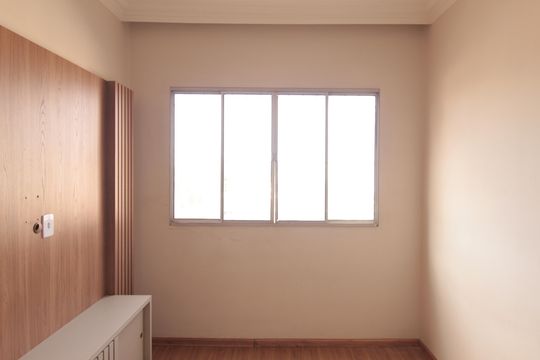 Sala de apartamento para alugar com 2 quartos, 53m² em Planalto, Belo Horizonte
