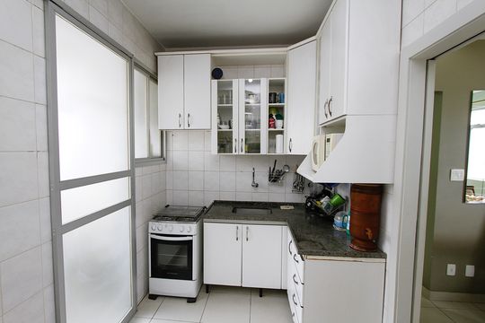 Cozinha de apartamento à venda com 3 quartos, 70m² em Jardim America, Belo Horizonte