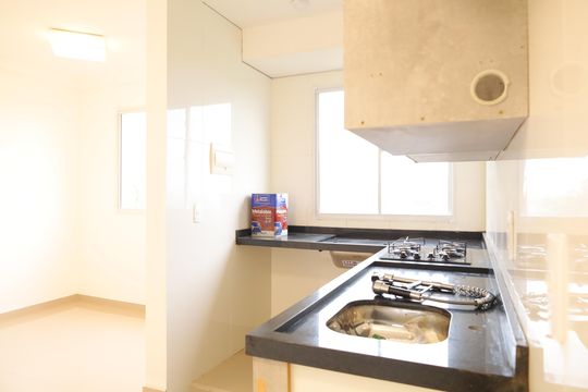 Cozinha de apartamento para alugar com 2 quartos, 45m² em Jardim Helian, São Paulo