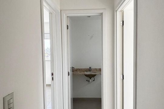 Corredor de apartamento à venda com 2 quartos, 64m² em Vila Curuçá, Santo André