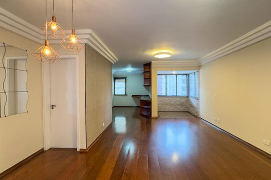 Apartamento para alugar com 3 quartos, 120m² em Vila Uberabinha, São Paulo
