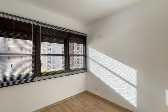 Quarto 1 de apartamento para alugar com 3 quartos, 120m² em Vila Uberabinha, São Paulo