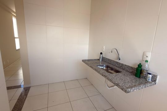 Cozinha de apartamento para alugar com 2 quartos, 47m² em Jardim Gramacho, Duque de Caxias