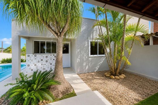 Área externa de casa para alugar com 2 quartos, 65m² em Tarumã, Viamão