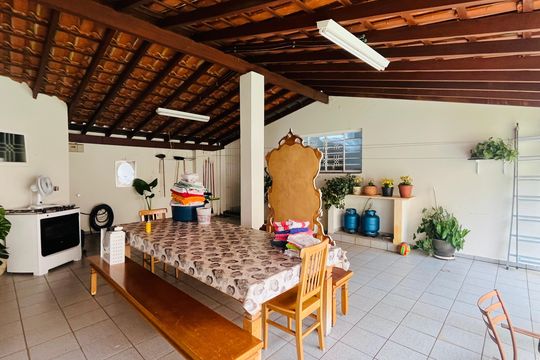Casa à venda com 3 quartos, 400m² em Parque Alto Taquaral, Campinas