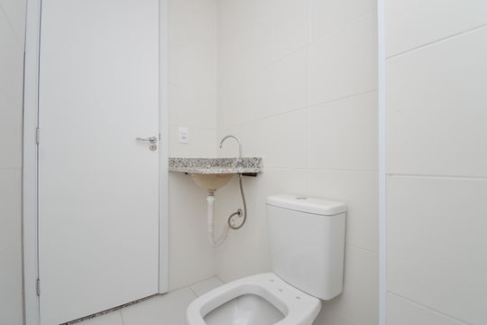 Banheiro Social de apartamento à venda com 3 quartos, 69m² em Vila Galvão, Guarulhos