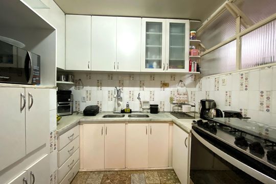 Cozinha de apartamento à venda com 4 quartos, 150m² em Lourdes, Belo Horizonte