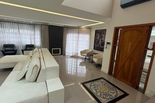 Casa à venda com 3 quartos, 420m² em Parque Terra Nova II, São Bernardo do Campo