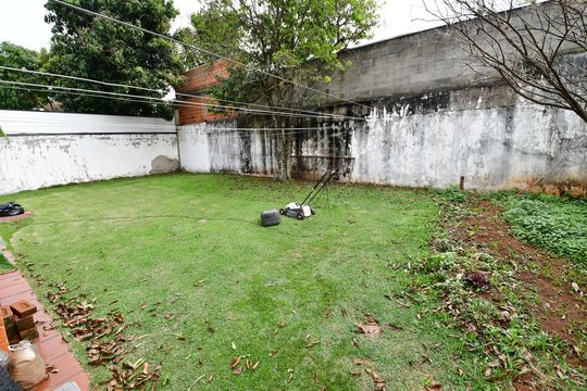 Jardim de casa de condomínio à venda com 3 quartos, 483m² em Conjunto Habitacional Vila Santana (sousas), Campinas
