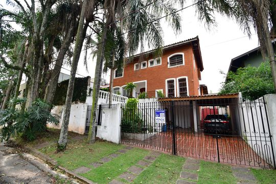 Fachada  de casa de condomínio à venda com 3 quartos, 483m² em Conjunto Habitacional Vila Santana (sousas), Campinas