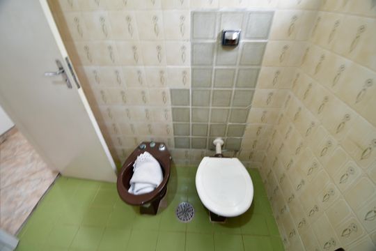 Banheiro Social de casa de condomínio à venda com 3 quartos, 483m² em Conjunto Habitacional Vila Santana (sousas), Campinas