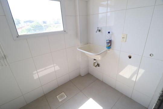 Cozinha e Área de Serviço de apartamento para alugar com 2 quartos, 48m² em Brasil, Uberlândia