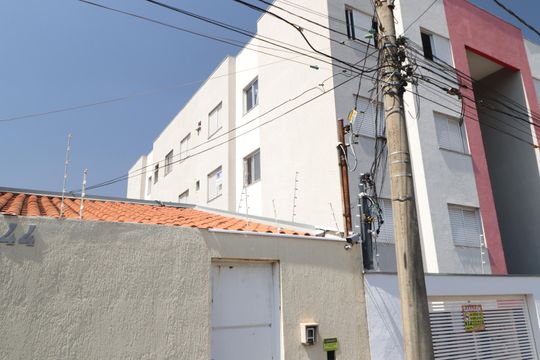 Plaquinha de apartamento para alugar com 2 quartos, 48m² em Brasil, Uberlândia
