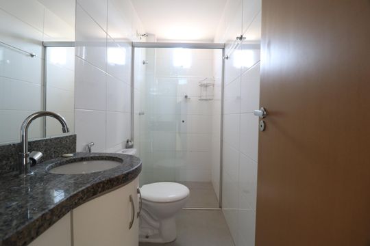 Banheiro Social de apartamento para alugar com 2 quartos, 48m² em Brasil, Uberlândia