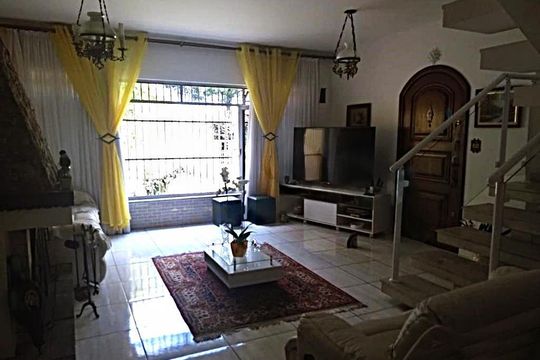 Casa à venda com 3 quartos, 230m² em Vila Mazzei, São Paulo