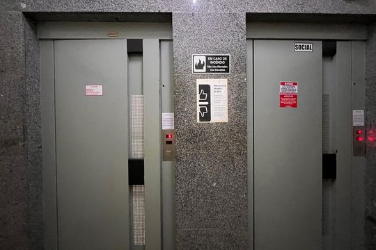 Hall de entrada de apartamento à venda com 1 quarto, 36m² em Copacabana, Rio de Janeiro