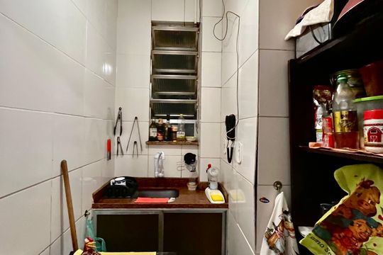 Cozinha de apartamento à venda com 1 quarto, 36m² em Copacabana, Rio de Janeiro