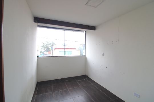 Quarto 1 da edícula  de casa para alugar com 2 quartos, 180m² em Vila do Castelo, São Paulo