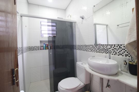 Banheiro de casa para alugar com 2 quartos, 180m² em Vila do Castelo, São Paulo