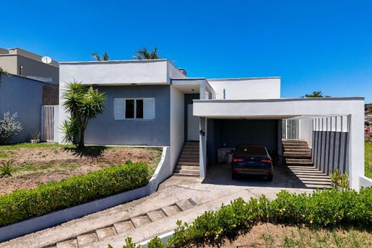 Fachada de casa de condomínio à venda com 3 quartos, 176m² em Vale Azul, Jundiaí