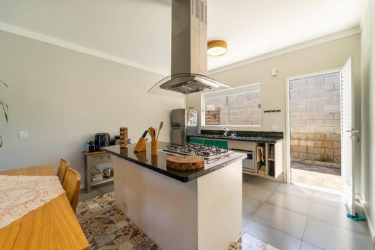 Cozinha de casa de condomínio à venda com 3 quartos, 176m² em Vale Azul, Jundiaí