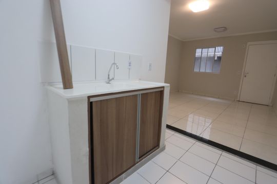 Cozinha e Área de Serviço de apartamento para alugar com 2 quartos, 50m² em Jardim da Laranjeira (zona Leste), São Paulo