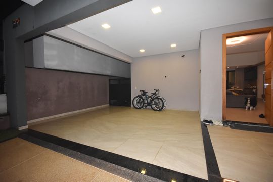 Garagem de casa de condomínio à venda com 4 quartos, 220m² em Jardim Ermida I, Jundiaí