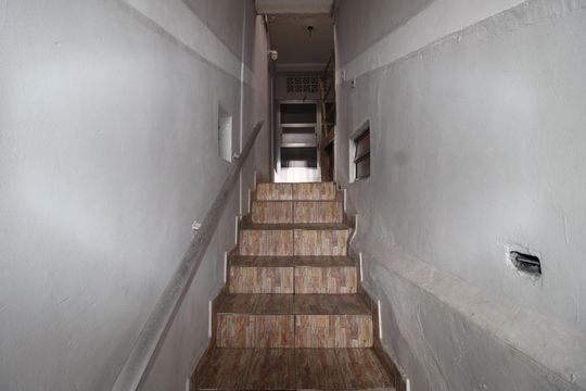 Escada de acesso de casa para alugar com 2 quartos, 60m² em Vila Curuçá Velha, São Paulo