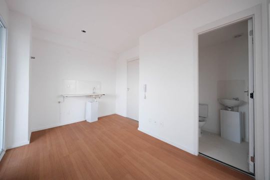 Sala/Cozinha de apartamento para alugar com 2 quartos, 36m² em Jardim Danfer, São Paulo