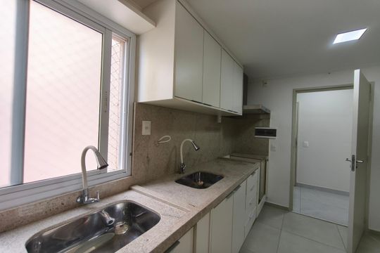 Cozinha de apartamento para alugar com 2 quartos, 64m² em Jardim do Lago, Campinas