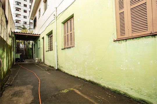 Casa à venda com 4 quartos, 280m² em Parque Peruche, São Paulo