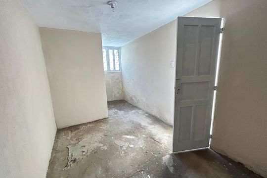 Quarto de Serviço de casa para alugar com 2 quartos, 150m² em Rocha Miranda, Rio de Janeiro