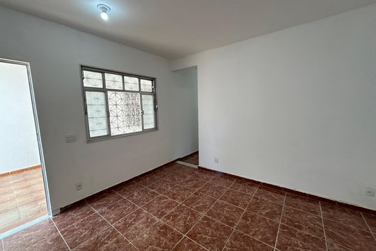 Sala de casa para alugar com 2 quartos, 150m² em Rocha Miranda, Rio de Janeiro
