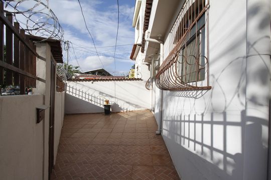 Área externa de casa para alugar com 3 quartos, 100m² em Aparecida, Belo Horizonte