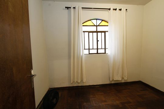 Quarto 1 de casa para alugar com 3 quartos, 100m² em Aparecida, Belo Horizonte