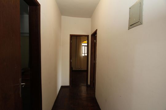 Corredor de casa para alugar com 3 quartos, 100m² em Aparecida, Belo Horizonte
