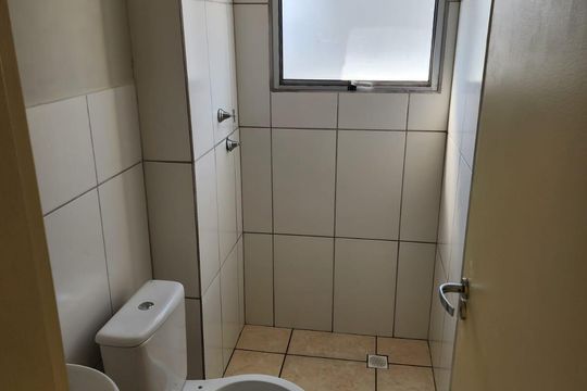 Banheiro de apartamento à venda com 2 quartos, 43m² em Parque das Constelações, Campinas