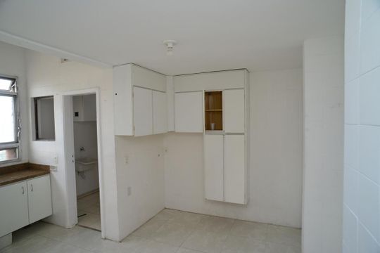Cozinha de apartamento à venda com 2 quartos, 80m² em Barra da Tijuca, Rio de Janeiro
