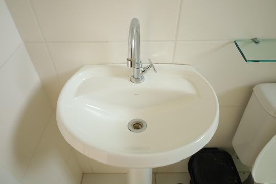 Banheiro de apartamento para alugar com 2 quartos, 42m² em Jardim Helian, São Paulo