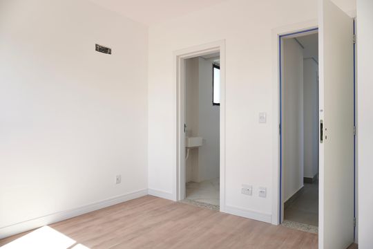 Suíte de apartamento à venda com 3 quartos, 90m² em Calafate, Belo Horizonte